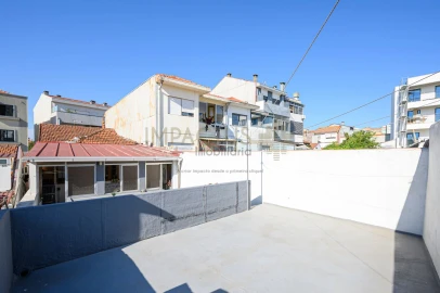 Moradia T3 para Venda em Cedofeita, Santo Ildefonso, Sé, Miragaia, São Nicolau e Vitória