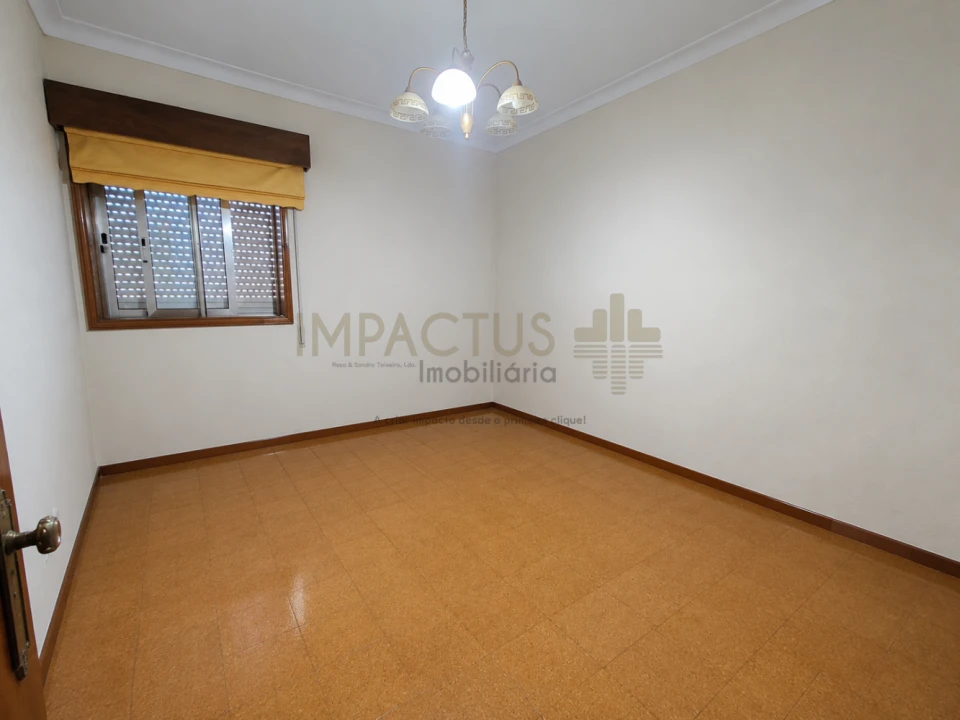 Apartamento T3 para Venda em Castêlo da Maia Foto 17