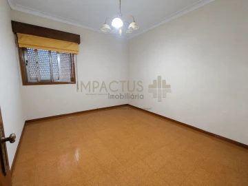 Apartamento T3 para Venda em Castêlo da Maia