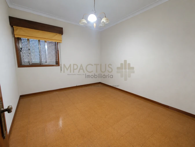 Apartamento T3 para Venda em Castêlo da Maia Foto 17