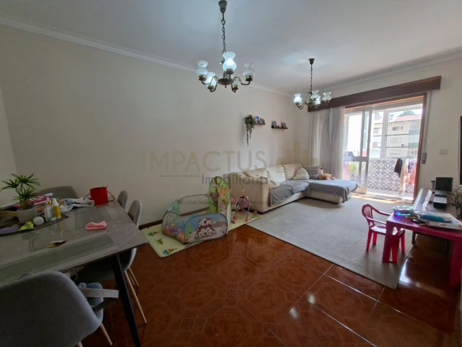 Apartamento T3 para Venda em Castêlo da Maia Foto 3