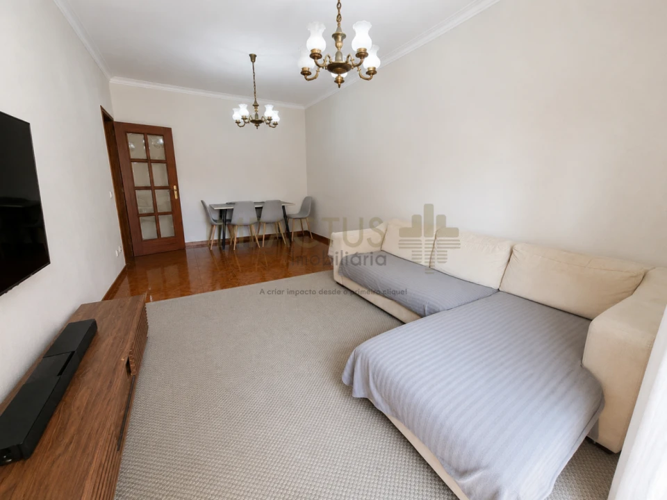 Apartamento T3 para Venda em Castêlo da Maia Foto 1