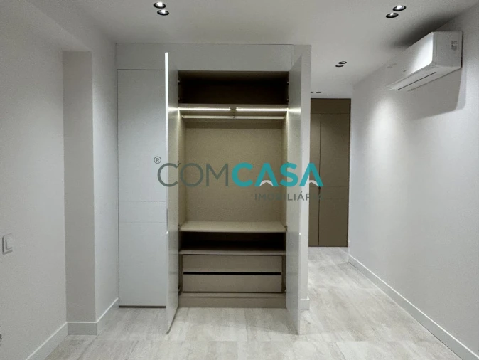 Apartamento T5 para Venda em Paranhos Foto 35