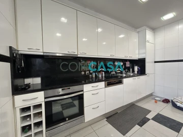 Apartamento T4 para Venda em Fânzeres e São Pedro da Cova