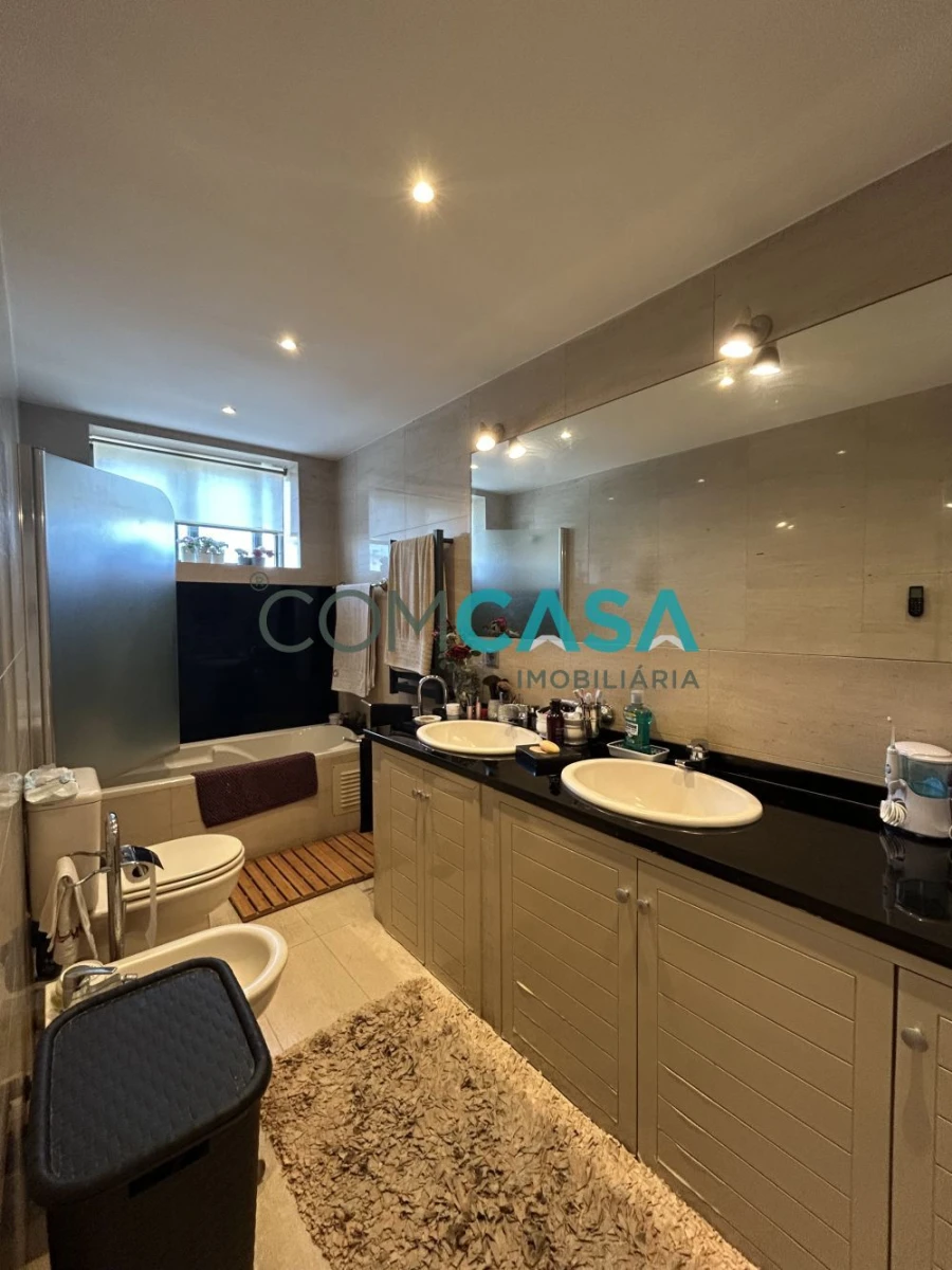 Apartamento T4 para Venda em Fânzeres e São Pedro da Cova Foto 13