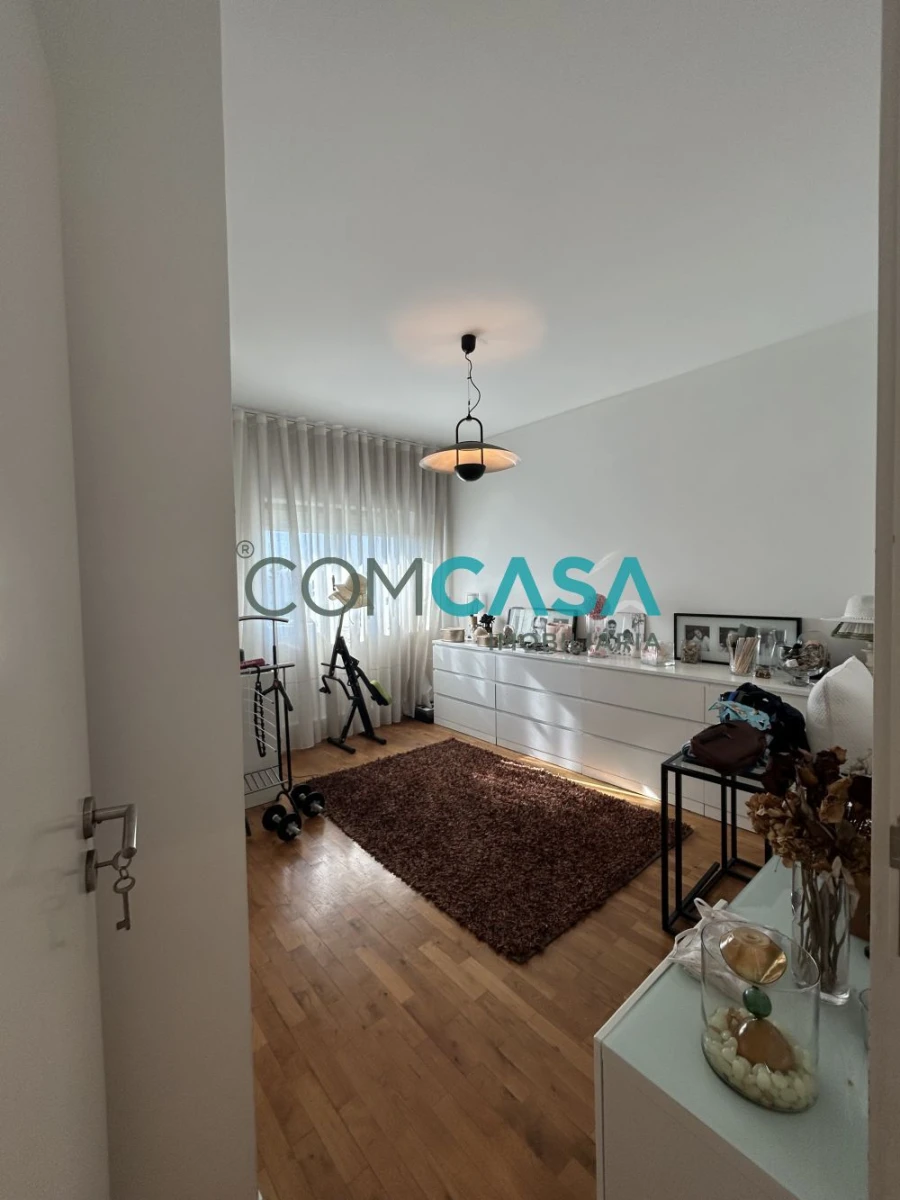 Apartamento T4 para Venda em Fânzeres e São Pedro da Cova Foto 2
