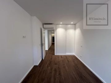Apartamento T2 para Arrendamento em Santa Maria Maior e Monserrate e Meadela