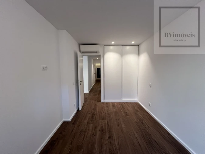 Apartamento T2 para Arrendamento em Santa Maria Maior e Monserrate e Meadela Foto 10