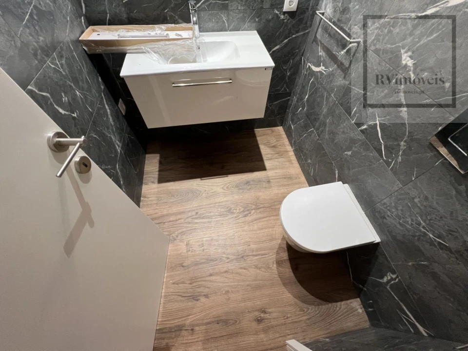 Apartamento T2 para Arrendamento em Santa Maria Maior e Monserrate e Meadela Foto 5