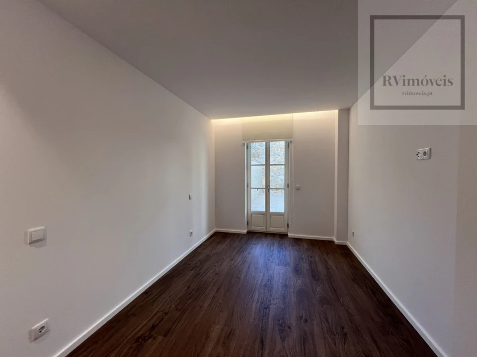 Apartamento T2 para Arrendamento em Santa Maria Maior e Monserrate e Meadela Foto 9