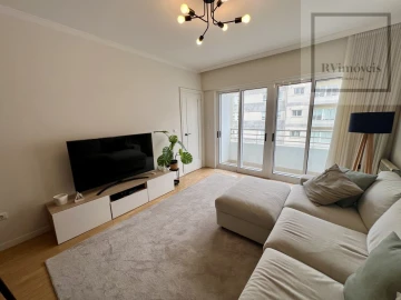 Apartamento T2 para Venda em Lordelo do Ouro e Massarelos