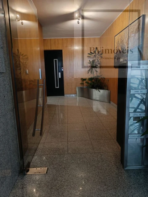 Apartamento T2 para Venda em Lordelo do Ouro e Massarelos
