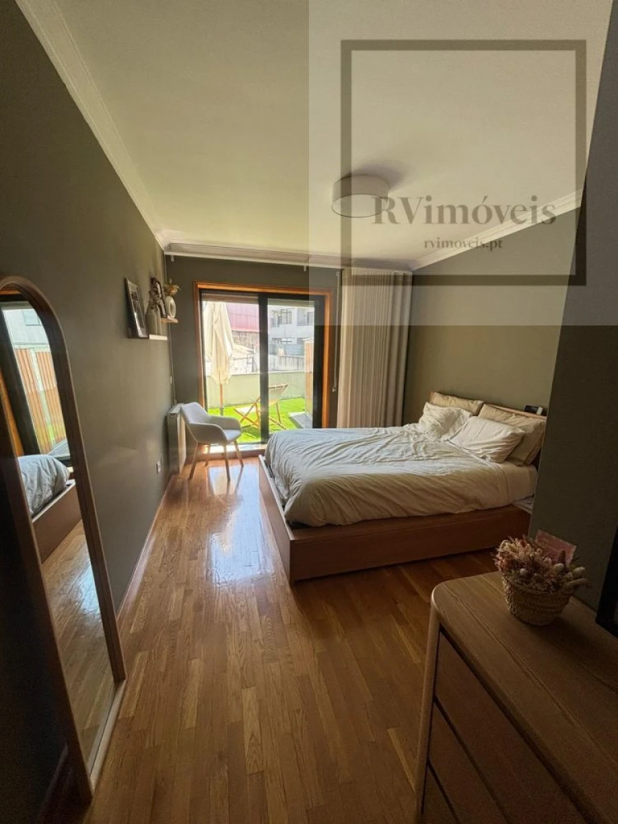 Apartamento T2 para Venda em Lordelo do Ouro e Massarelos Foto 13