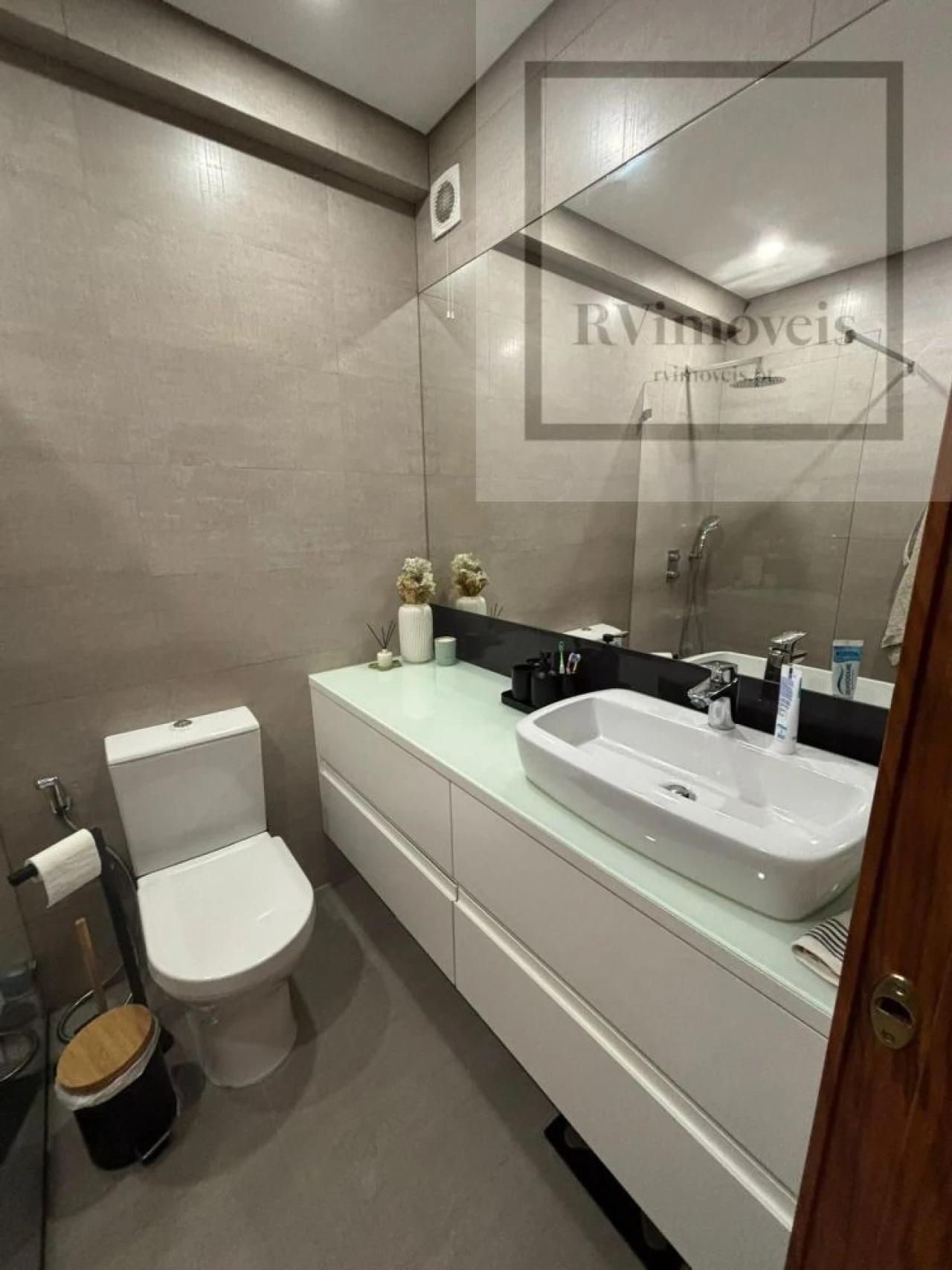 Apartamento T2 para Venda em Lordelo do Ouro e Massarelos Foto 17