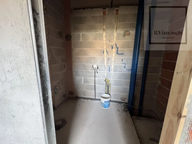 Apartamento T2 para Venda em Paranhos Foto 30