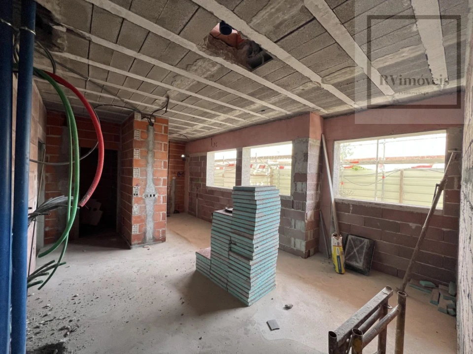 Apartamento T2 para Venda em Paranhos Foto 32