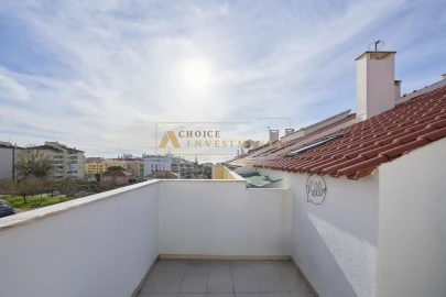 Apartamento T3 para Venda em Carcavelos e Parede