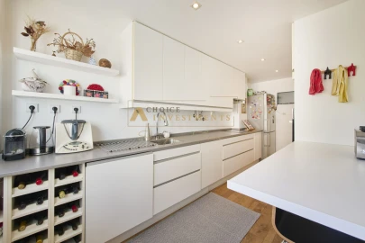 Apartamento T3 para Venda em Carcavelos e Parede