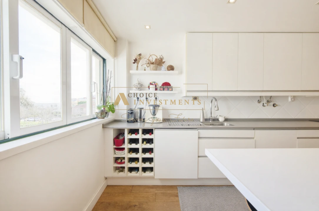 Apartamento T3 para Venda em Carcavelos e Parede Foto 9