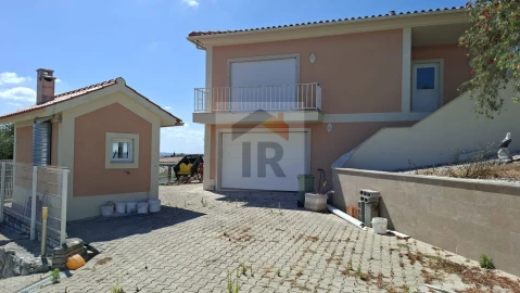 Moradia T3 para Venda em Nossa Senhora do Pópulo, Coto e São Gregório