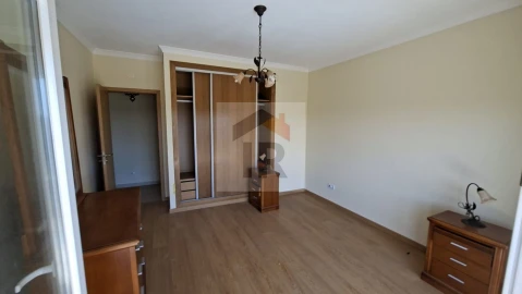 Moradia T3 para Venda em Nossa Senhora do Pópulo, Coto e São Gregório