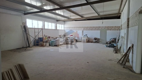 Loja para Venda em Caldas da Rainha - Santo Onofre e Serra do Bouro