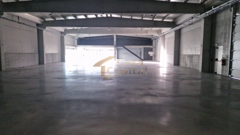 Loja para Arrendamento em Constantim e Vale de Nogueiras