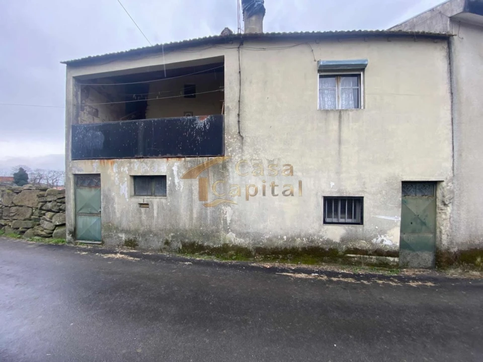 Moradia T3 para Venda em Constantim e Vale de Nogueiras Foto 2
