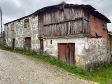 Moradia T3 para Venda em Mouçós e Lamares