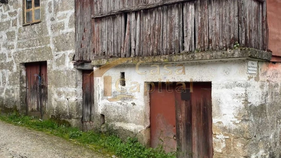 Moradia T3 para Venda em Mouçós e Lamares