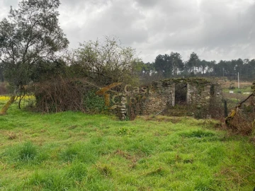 Moradia T3 para Venda em Mouçós e Lamares