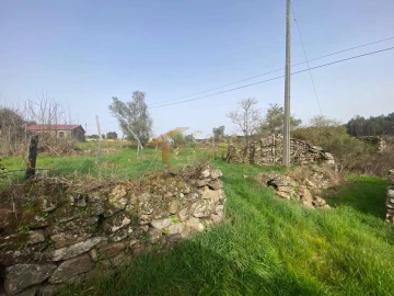 Moradia T3 para Venda em Mouçós e Lamares