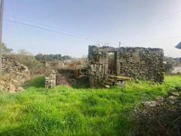 Moradia T3 para Venda em Mouçós e Lamares