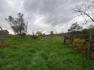 Moradia T3 para Venda em Mouçós e Lamares