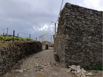 Moradia T3 para Venda em Provesende, Gouvães Douro, São Cristóvão Douro