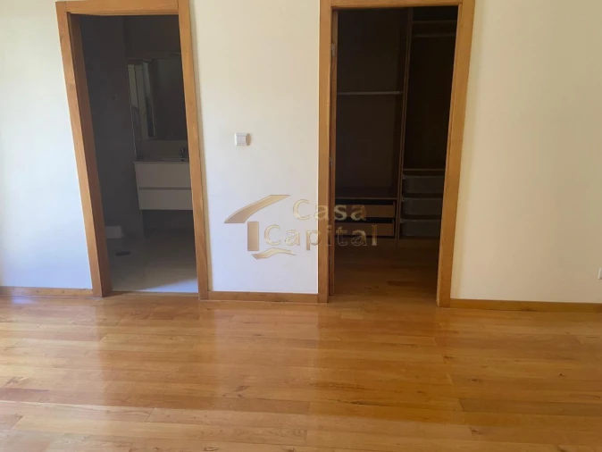 Moradia T4 para Venda em Nossa Senhora da Conceição, São Pedro e São Dinis Foto 28