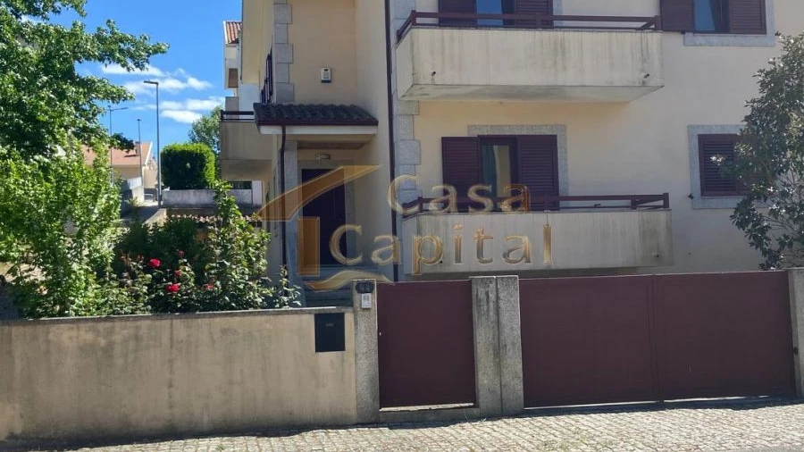 Moradia T4 para Venda em Nossa Senhora da Conceição, São Pedro e São Dinis