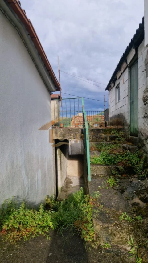 Moradia T3 para Venda em Parada de Cunhos