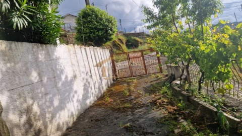 Moradia T3 para Venda em Parada de Cunhos