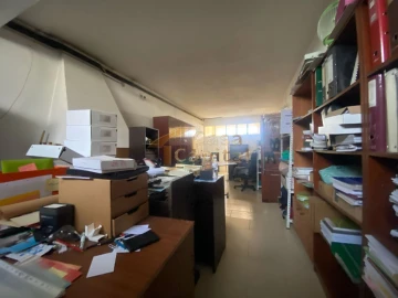 Loja para Arrendamento em Nossa Senhora da Conceição, São Pedro e São Dinis