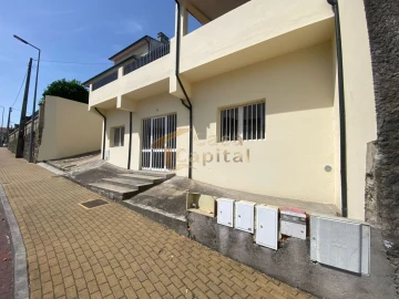 Loja para Arrendamento em Nossa Senhora da Conceição, São Pedro e São Dinis