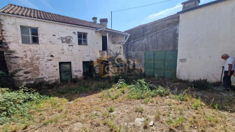Moradia T3 para Venda em Andrães
