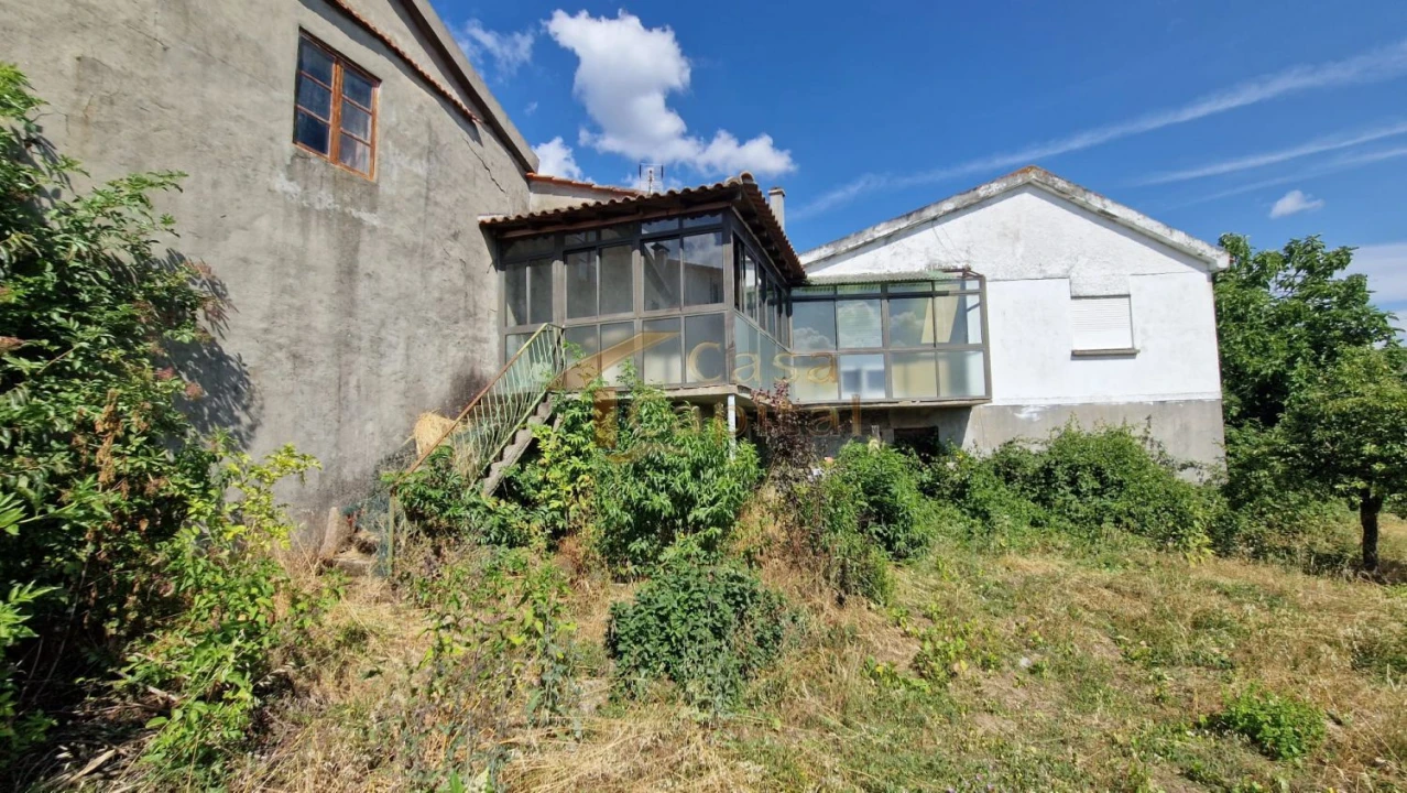 Moradia T3 para Venda em Andrães Foto 18