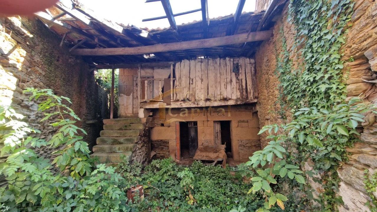 Moradia T3 para Venda em Andrães Foto 4