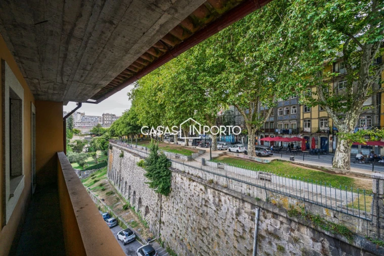 Apartamento T3 para Venda em Cedofeita, Santo Ildefonso, Sé, Miragaia, São Nicolau e Vitória Foto 38