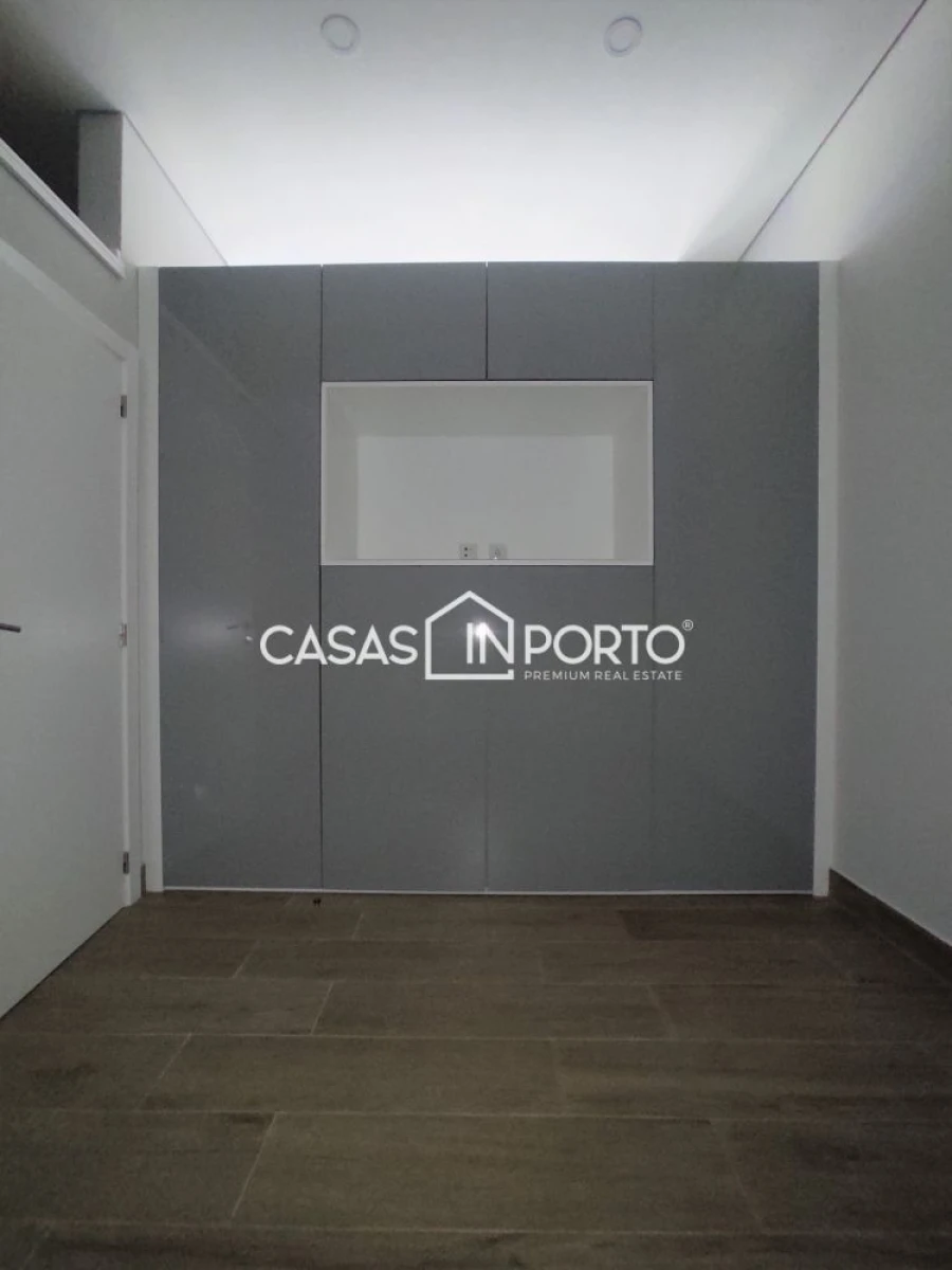Apartamento T0 para Venda em Paranhos Foto 9