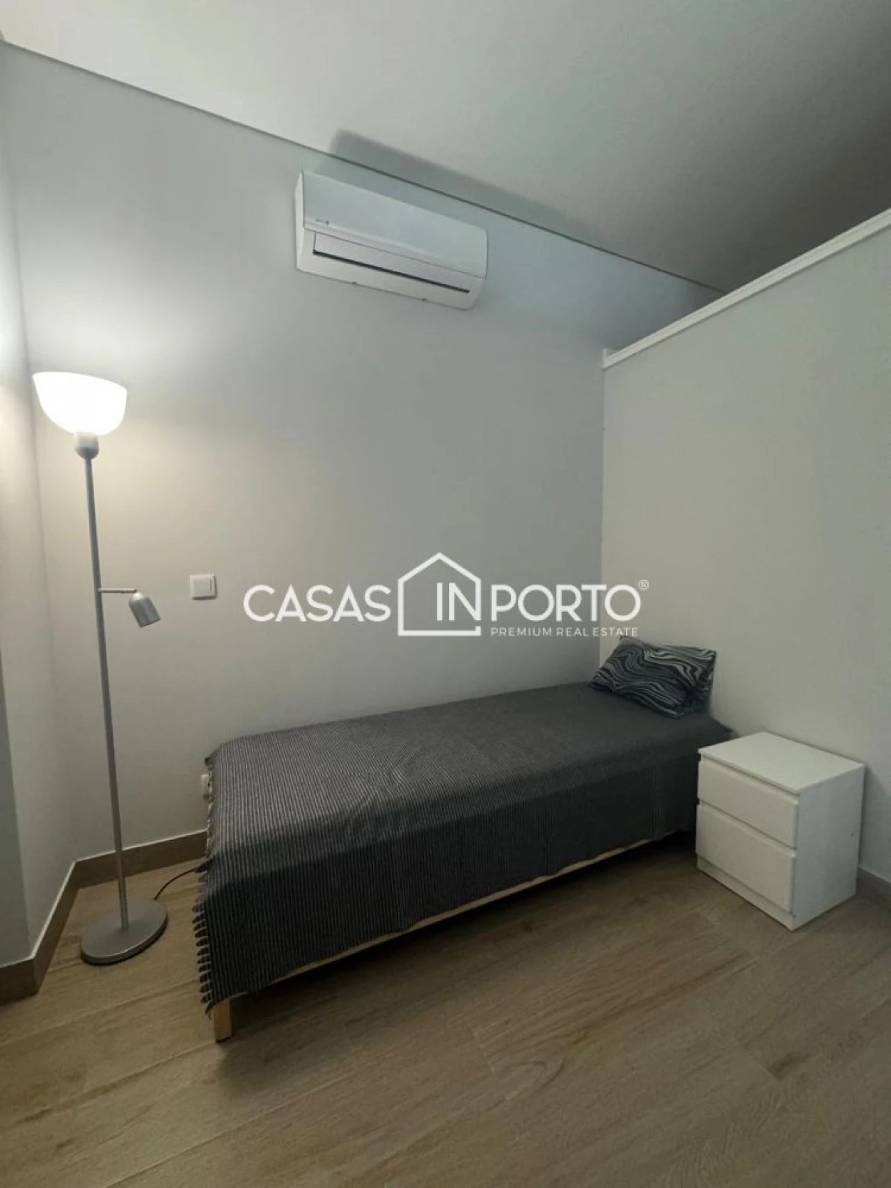 Apartamento T0 para Venda em Paranhos Foto 3