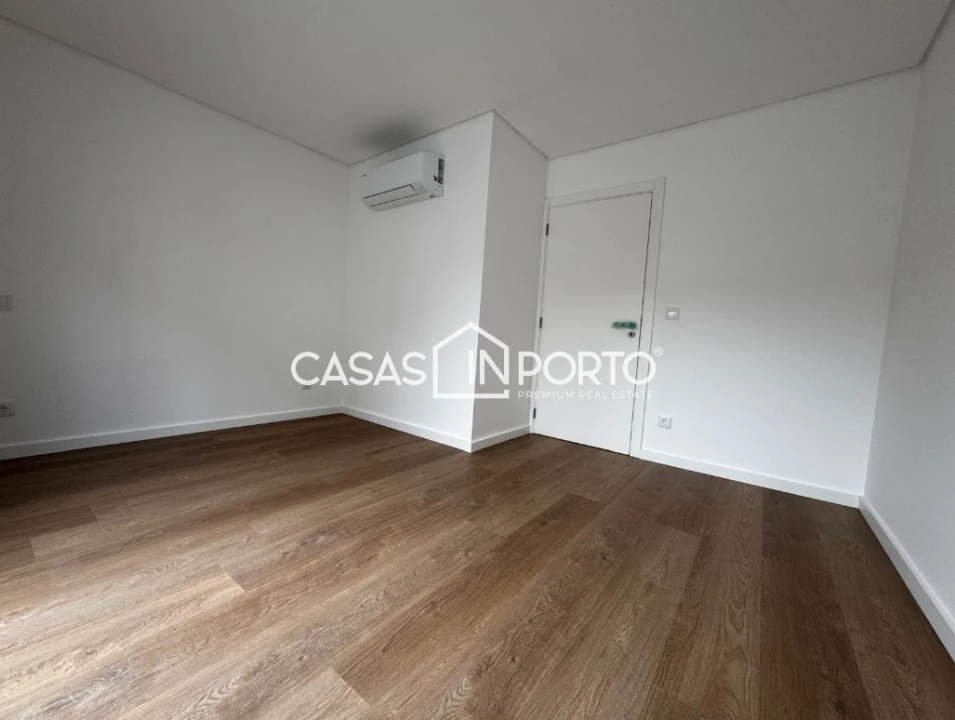 Apartamento T1 para Venda em Paranhos Foto 4