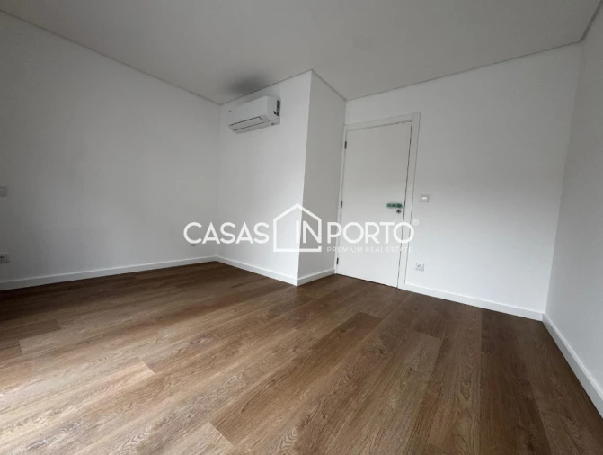 Apartamento T1 para Venda em Paranhos Foto 4