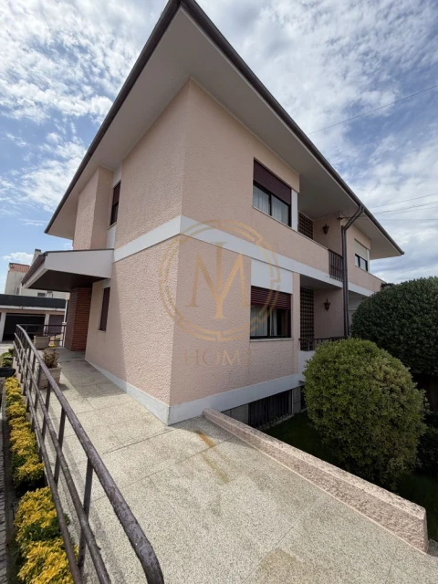 Moradia T5 para Venda em Canidelo